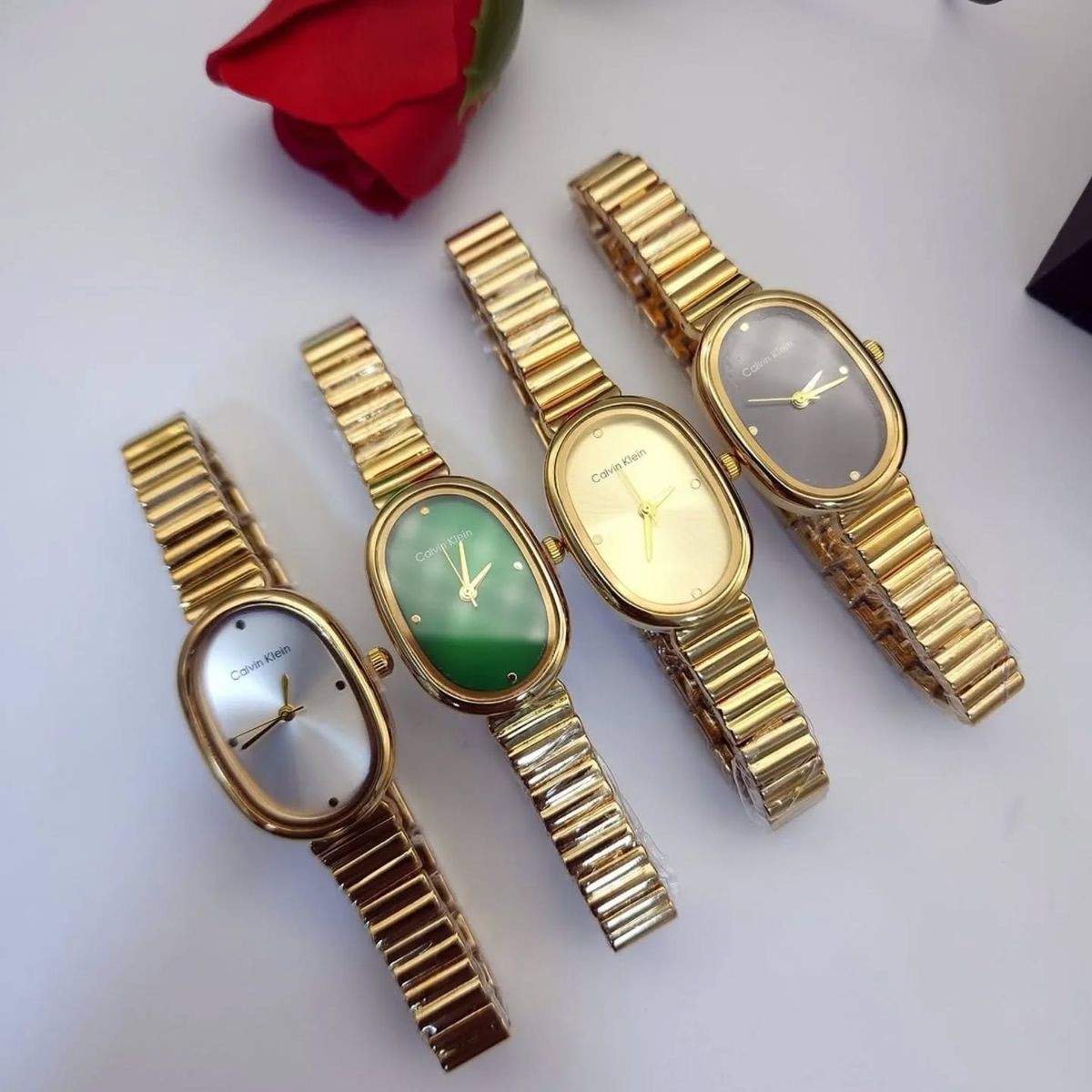 Montre Ovale Femme Elegante Doree (Variante 2)